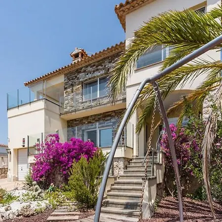 Modern In With Swimming Pool Apartment Roses