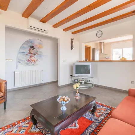 Modern In With Swimming Pool