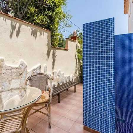Modern In With Swimming Pool Apartment Roses