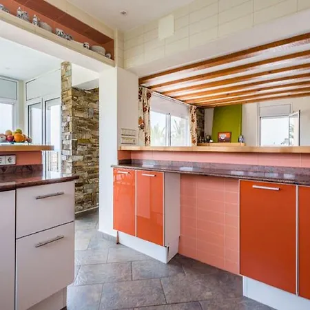 Modern In With Swimming Pool