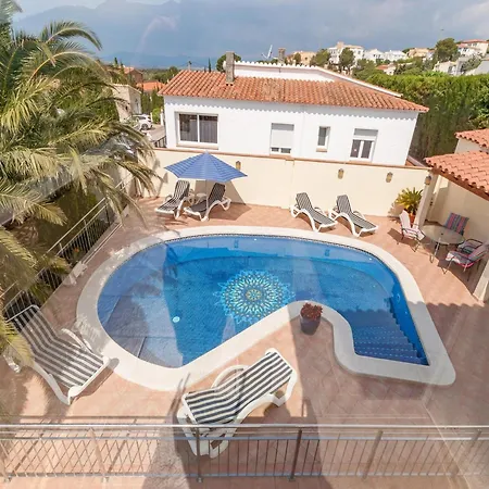 Modern In With Swimming Pool Roses