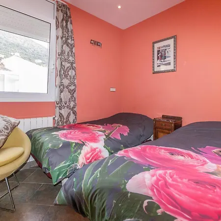 Modern In With Swimming Pool Apartment *