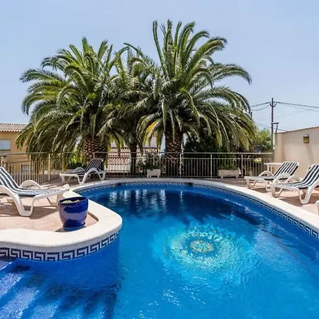 Modern In With Swimming Pool Apartment