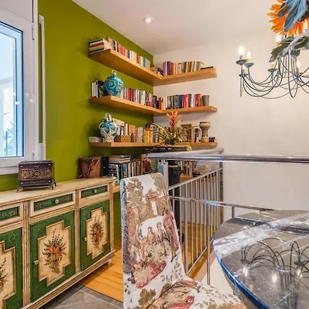 Modern In With Swimming Pool Apartment