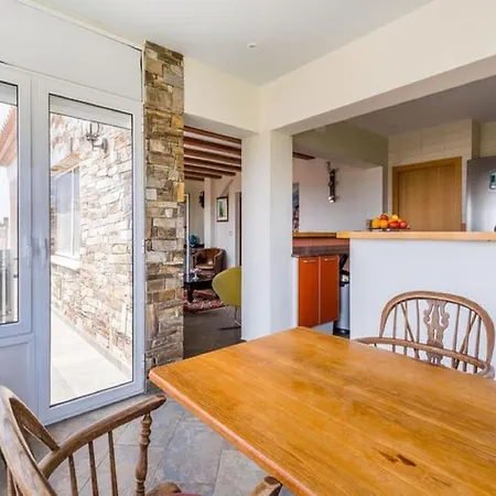 Modern In With Swimming Pool Apartment Roses