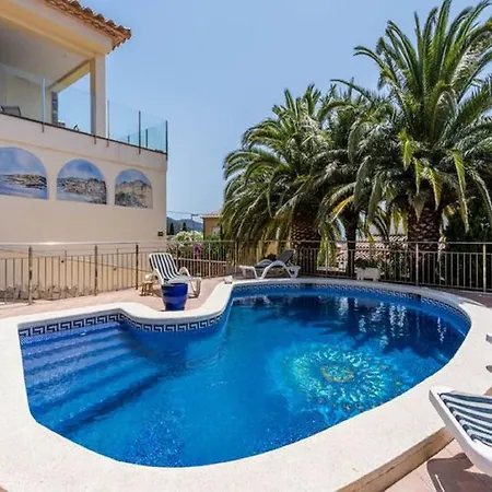 Modern In With Swimming Pool *