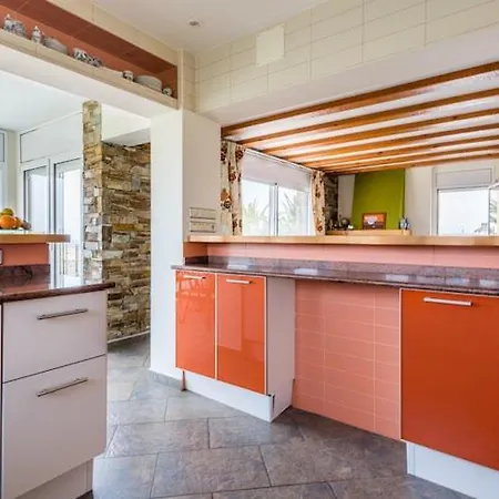 Modern In With Swimming Pool Apartment