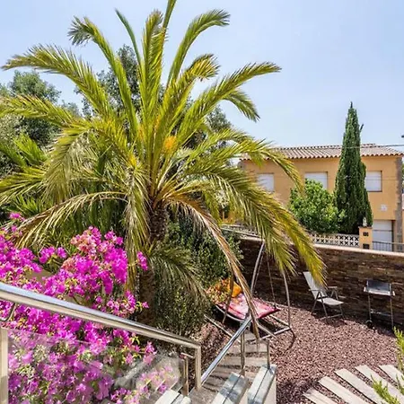 Modern In With Swimming Pool Apartament