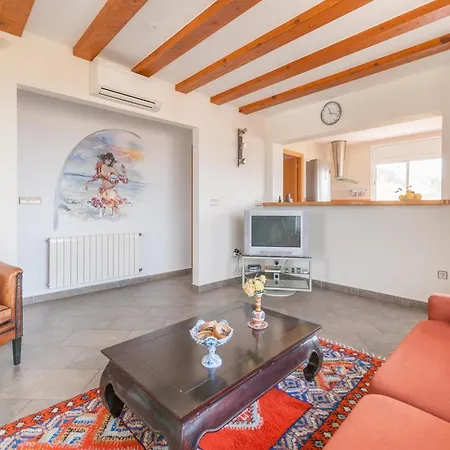 Modern In With Swimming Pool Apartman Roses