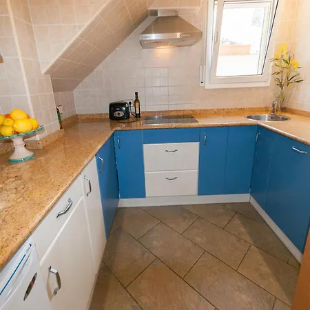 Modern In With Swimming Pool Lejlighed