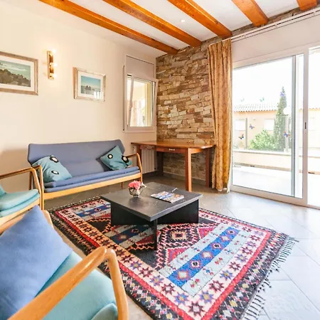 Modern In With Swimming Pool