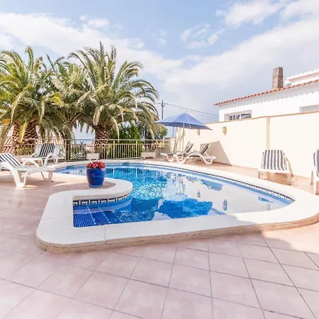 Modern In With Swimming Pool Apartament