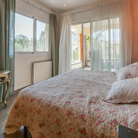 Apartament Modern In With Swimming Pool *