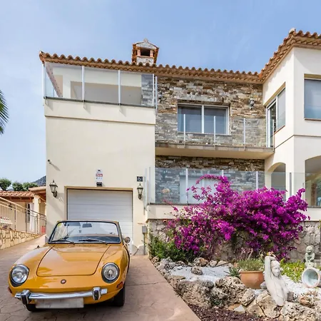 Modern In With Swimming Pool Apartament Roses