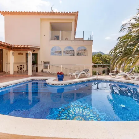 Apartament Modern In With Swimming Pool Roses